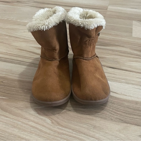 Faded Glory Other - Faded Glory Kids Boots in Brown and Cream